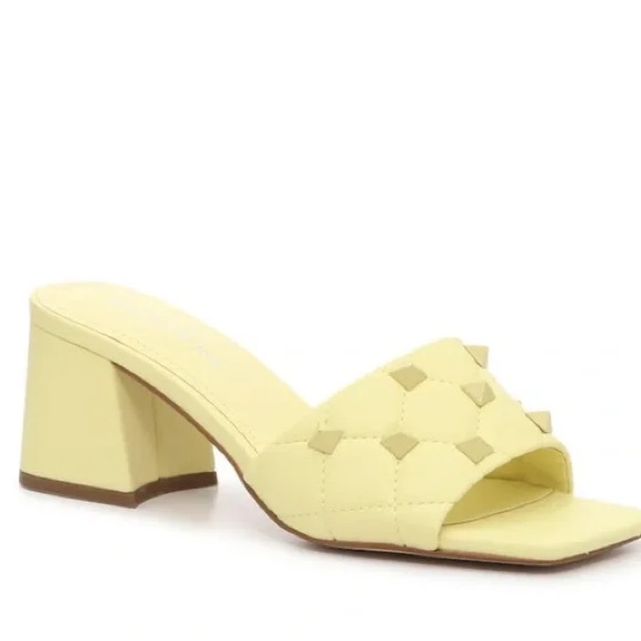 NEW Marc Fisher Gasella Sandal in Pale Yellow 6.5 - Picture 1 of 8